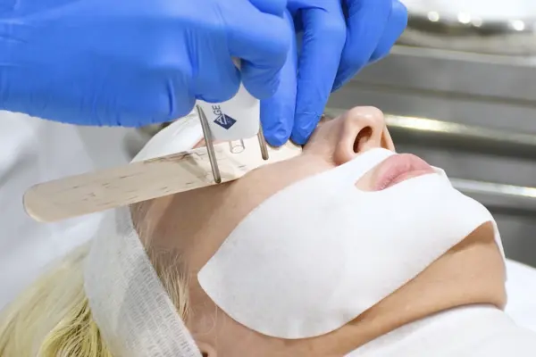 AgeJet: The Non-Surgical Eye Lift